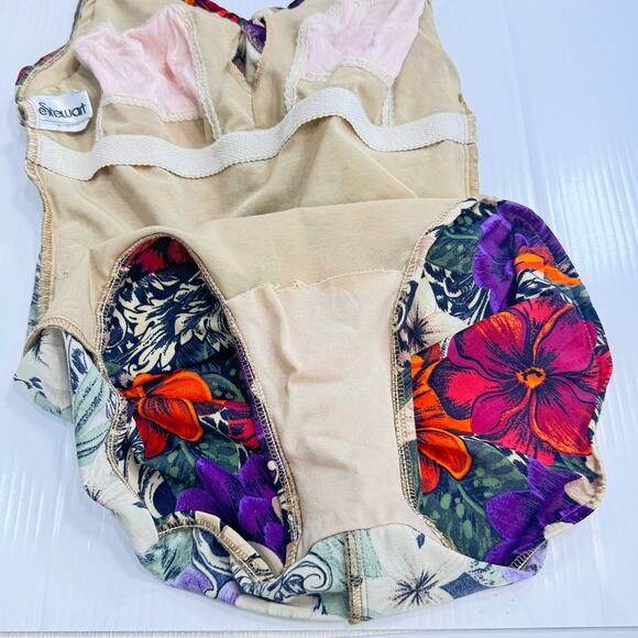 Vintage One Piece Tropical Floral Swimsuit 8 Surplice Pinup Beach Babe Resort - Picture 10 of 16